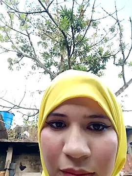 Snapshot of hanaa_18 chatting on 02/09/25, 10:43 hanaa 18 online show from 02/09/25, 10:43