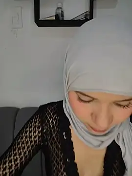 hanaa 18 online show from 05/23/26, 06:40