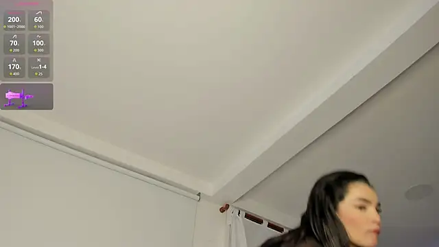 sara evans02 online show from 12/14/25, 04:40