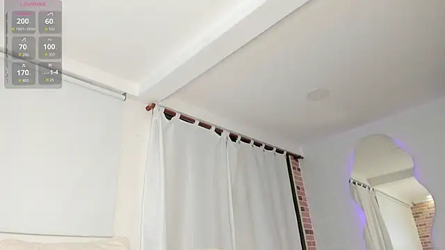 sara evans02 online show from 11/28/25, 02:01