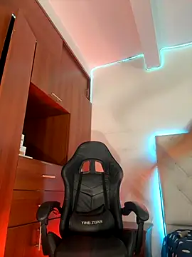 ivannapretyts online show from 11/12/25, 04:33