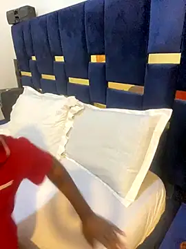 Dellah26 online show from 10/27/25, 02:29