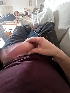 Snapshot of MarkBigDick35 chatting on 12/06/24, 02:22 MarkBigDick35 online show from 12/06/24, 02:22