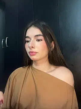 Coralinee 01 online show from 02/24/26, 01:28