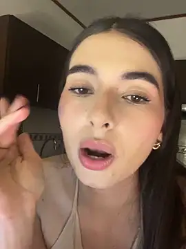 Coralinee 01 online show from 11/30/25, 03:07