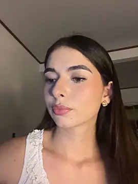 Coralinee 01 online show from 03/07/26, 12:39