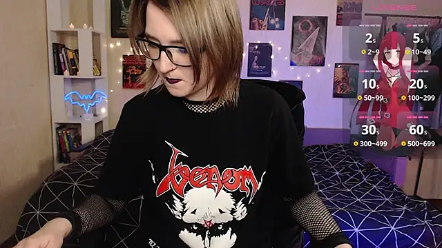 Snapshot of Viper_kiss chatting on 10/02/25, 11:57 Viper kiss online show from 10/02/25, 11:57