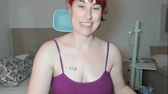 Snapshot of emmita69_ chatting on 04/28/26, 02:27 emmita69 online show from 04/28/26, 02:27