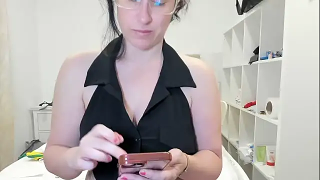 emmita69  online show from 01/15/26, 10:46