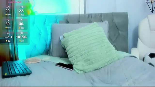 nikkita ubba online show from 10/21/25, 01:49