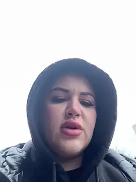 Snapshot of leila_beayte_ chatting on 03/16/25, 12:55 leila beayte online show from 03/16/25, 12:55