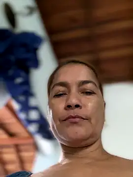 Snapshot of Jlo_69 chatting on 10/01/25, 09:18 Jlo 69 online show from 10/01/25, 09:18