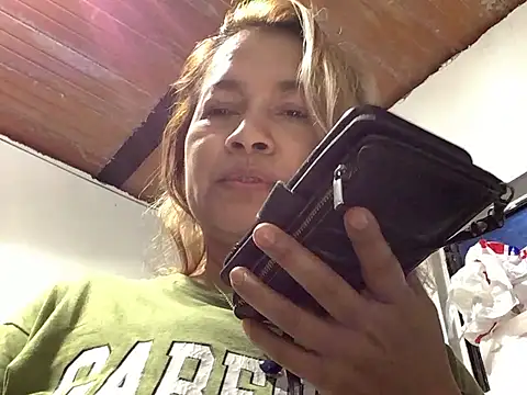 Snapshot of Jlo_69 chatting on 07/06/26, 08:32 Jlo 69 online show from 07/06/26, 08:32