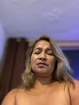 Snapshot of Jlo_69 chatting on 02/04/25, 04:37 Jlo 69 online show from 02/04/25, 04:37