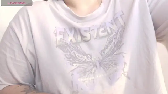 Snapshot of Amara18_ chatting on 04/11/26, 06:22 Amara18 online show from 04/11/26, 06:22