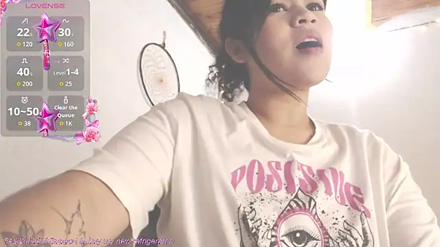 Snapshot of Amara18_ chatting on 02/17/26, 07:22 Amara18 online show from 02/17/26, 07:22