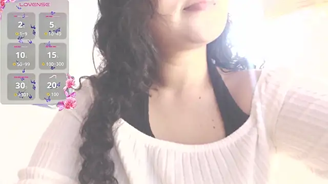 Snapshot of Amara18_ chatting on 12/18/25, 02:38 Amara18 online show from 12/18/25, 02:38