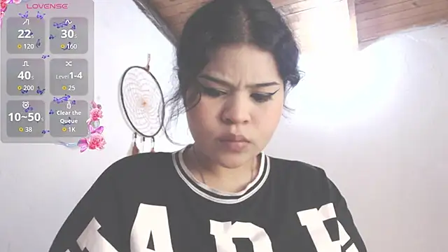 Snapshot of Amara18_ chatting on 11/18/25, 03:37 Amara18 online show from 11/18/25, 03:37