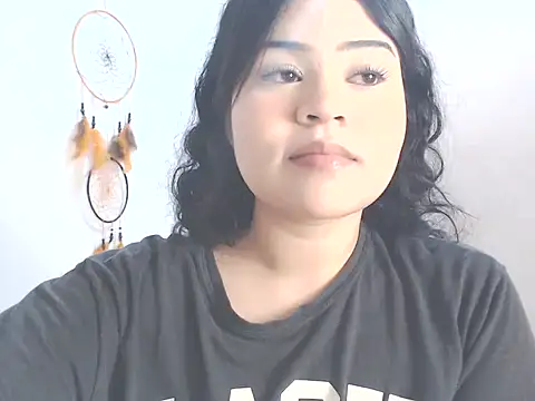 Snapshot of Amara18_ chatting on 12/20/24, 06:40 Amara18 online show from 12/20/24, 06:40