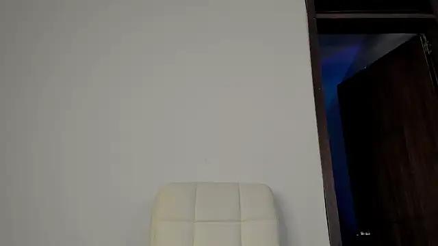 Karoline Marin online show from 12/19/25, 05:54