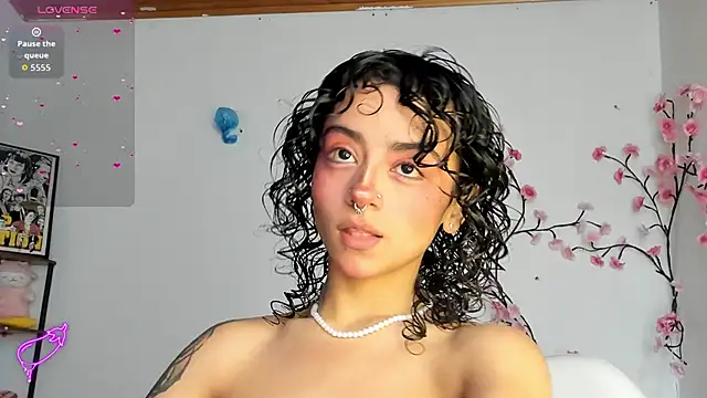 Snapshot of sami_monroe chatting on 05/19/26, 01:29 sami monroe online show from 05/19/26, 01:29