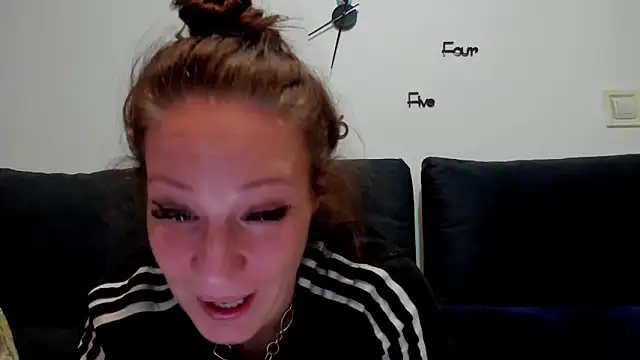 VanessaSquirtt online show from 09/16/25, 05:36