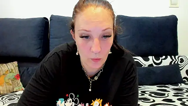 Snapshot of VanessaSquirtt chatting on 06/07/26, 10:42 VanessaSquirtt online show from 06/07/26, 10:42