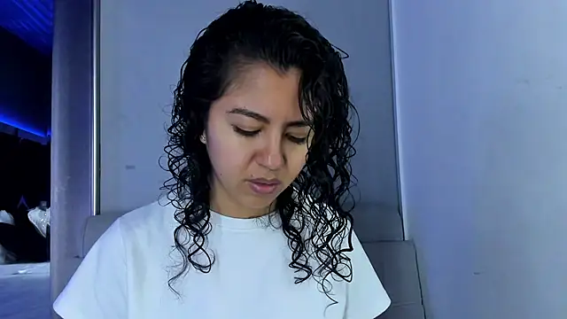 Snapshot of Amareto_ chatting on 06/25/26, 04:43 Amareto online show from 06/25/26, 04:43