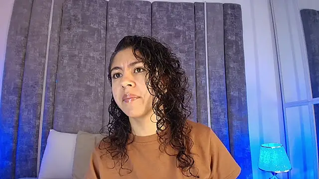 Snapshot of Amareto_ chatting on 07/18/26, 11:19 Amareto online show from 07/18/26, 11:19