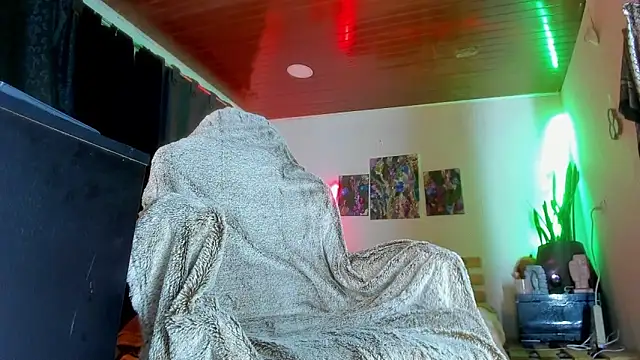 LatinMilk  online show from 03/19/26, 12:43