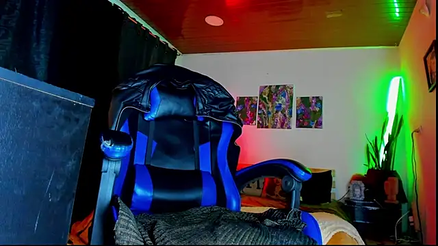 LatinMilk  online show from 02/21/26, 11:29