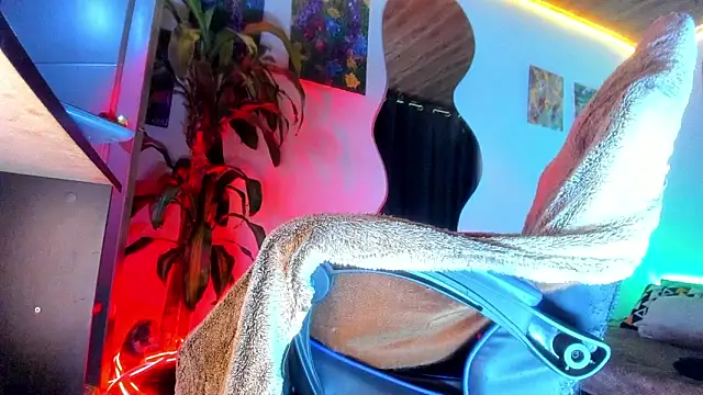 LatinMilk  online show from 06/18/26, 11:21