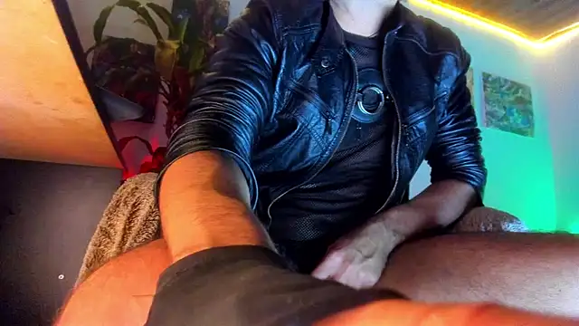 LatinMilk  online show from 06/23/26, 08:12