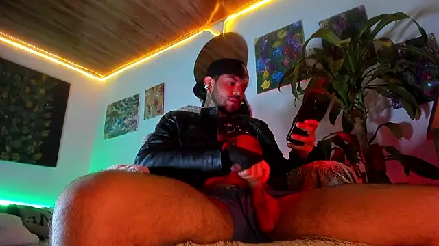 LatinMilk  online show from 05/27/26, 07:49