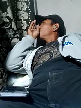 Moreno1813 online show from 03/16/25, 06:31