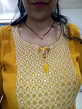 Snapshot of Hot-Shivani chatting on 02/27/25, 02:25 Hot-Shivani online show from 02/27/25, 02:25