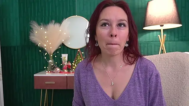 HaileyMoonn online show from 12/23/25, 04:12