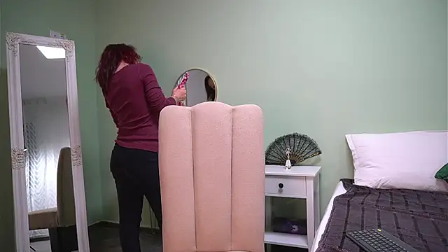 HaileyMoonn online show from 10/20/25, 04:03