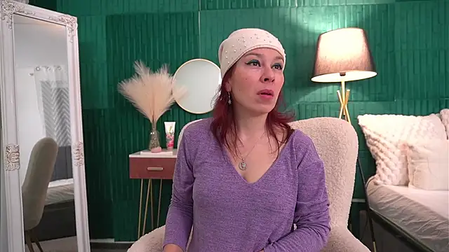 HaileyMoonn online show from 11/25/25, 04:13