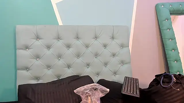 Snapshot of AlondraFerri1 chatting on 01/26/25, 07:20 AlondraFerri1 online show from 01/26/25, 07:20