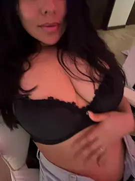 PetitLumiere online show from 01/19/25, 05:37