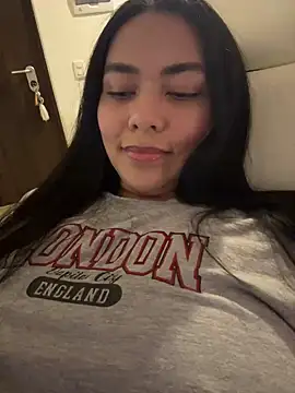 PetitLumiere online show from 12/30/24, 02:20