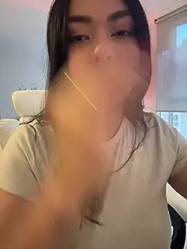 PetitLumiere online show from 12/31/24, 10:45