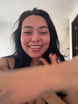 PetitLumiere online show from 02/17/25, 09:00