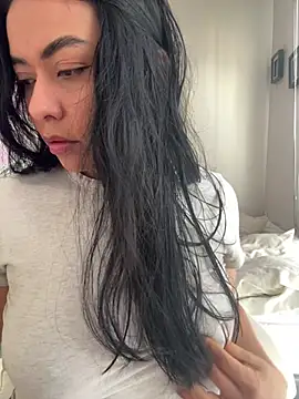 PetitLumiere online show from 02/02/25, 09:56