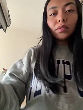 PetitLumiere online show from 02/07/25, 01:11