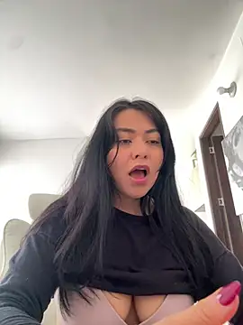 PetitLumiere online show from 02/26/25, 06:15