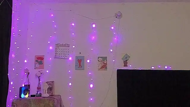 cute roxana  online show from 02/22/25, 10:52
