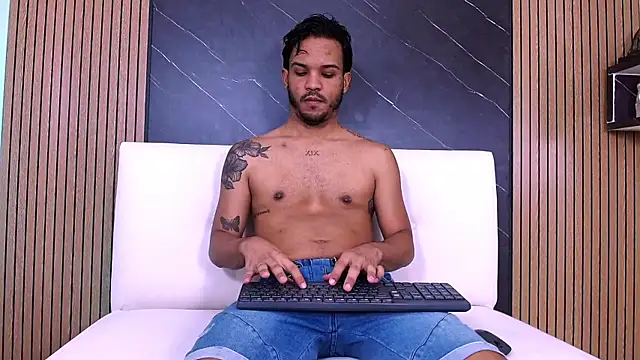Snapshot of ricky_vill_ chatting on 06/09/26, 11:44 ricky vill online show from 06/09/26, 11:44