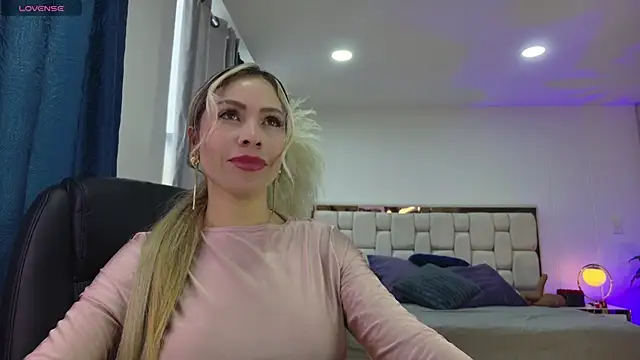 Ammy Castro online show from 10/22/25, 09:24